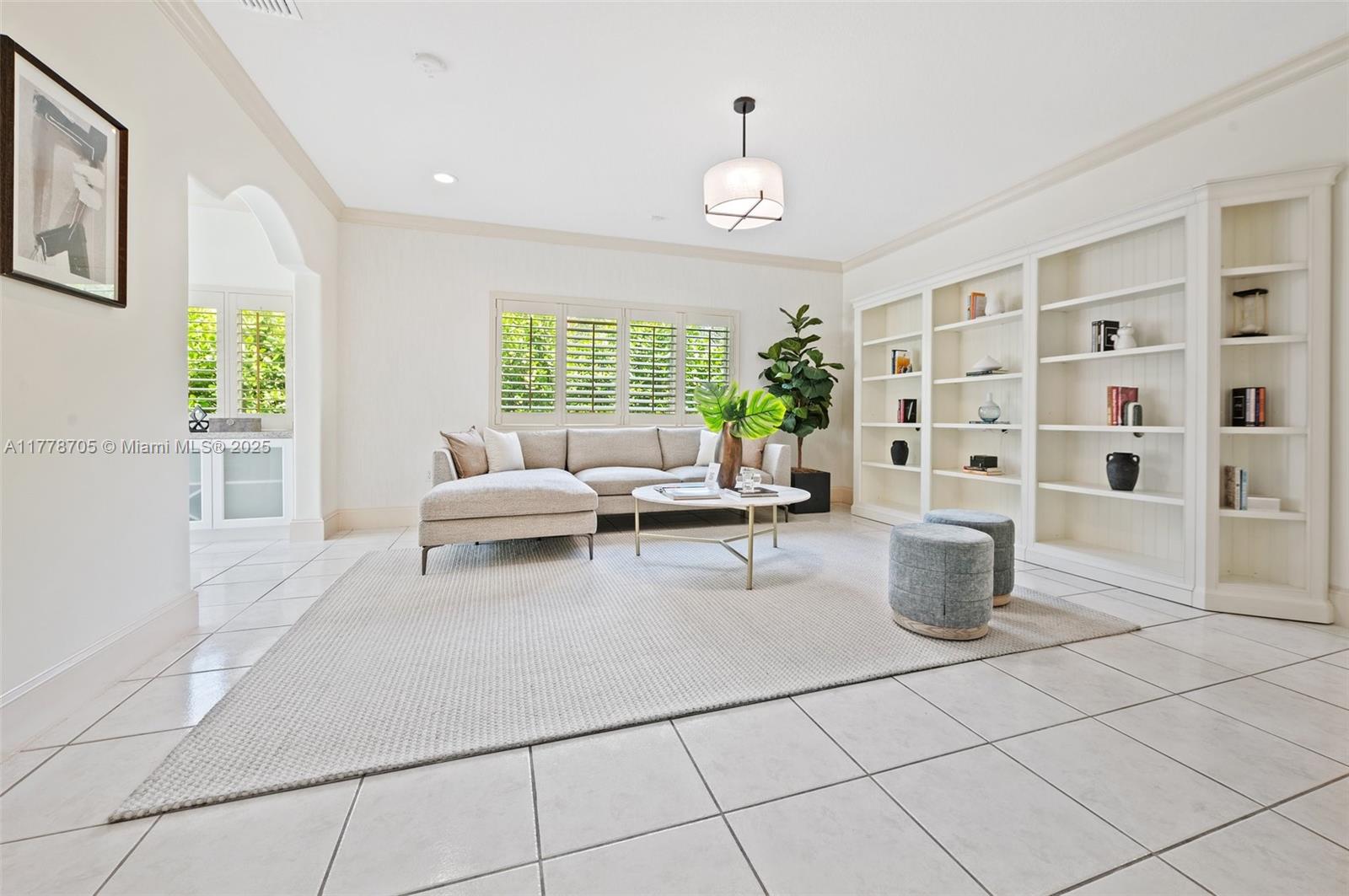 Listing Photo 10