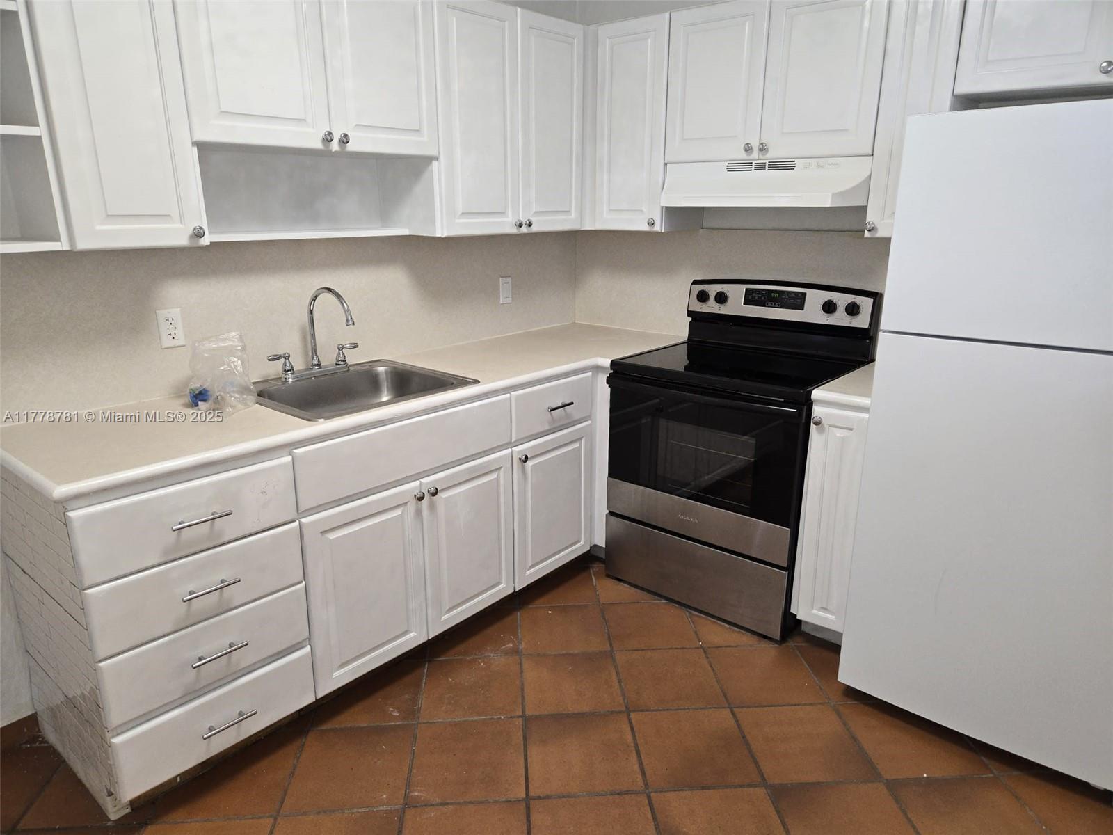 Property photo # 4