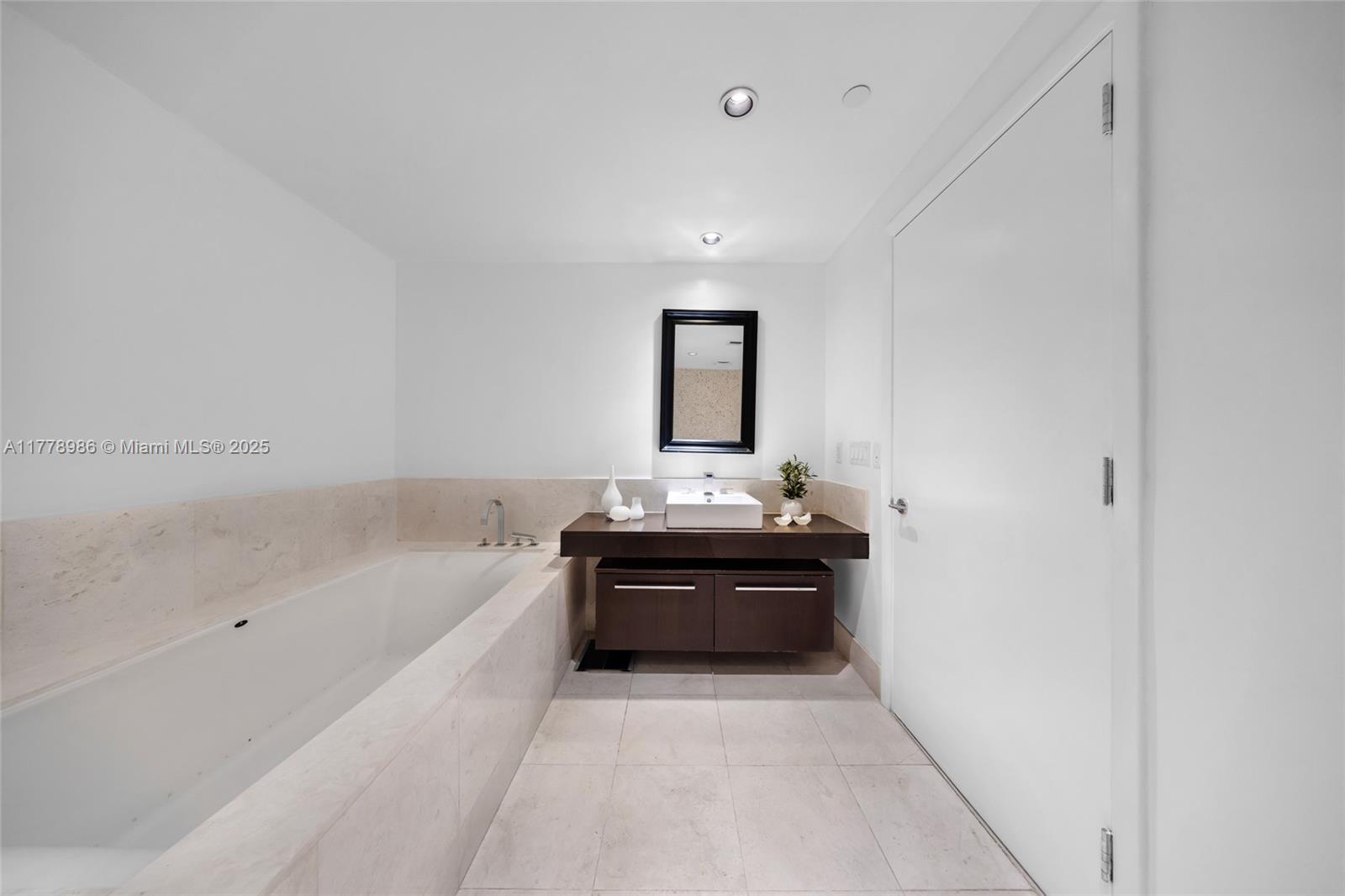 17121 Collins Ave #1406, Sunny Isles Beach FL 33160