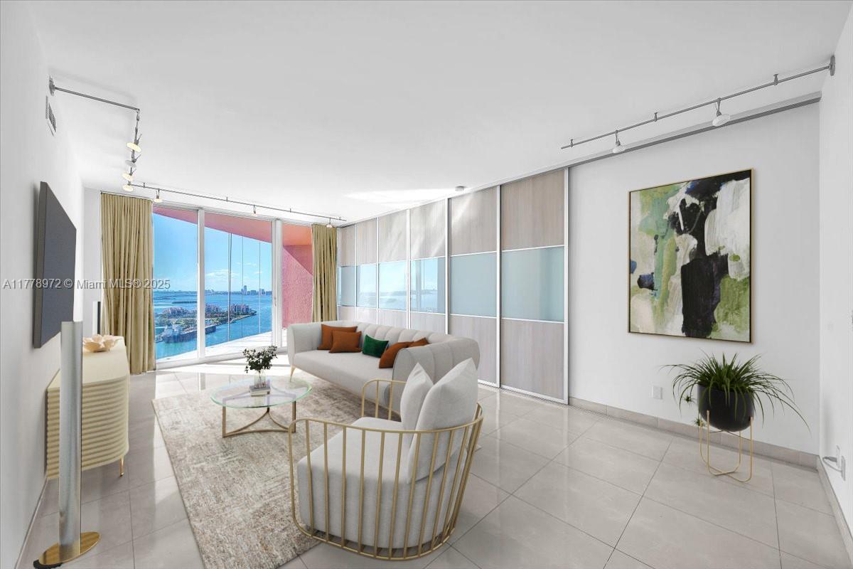 300 S Pointe Dr #3402, Miami Beach FL 33139