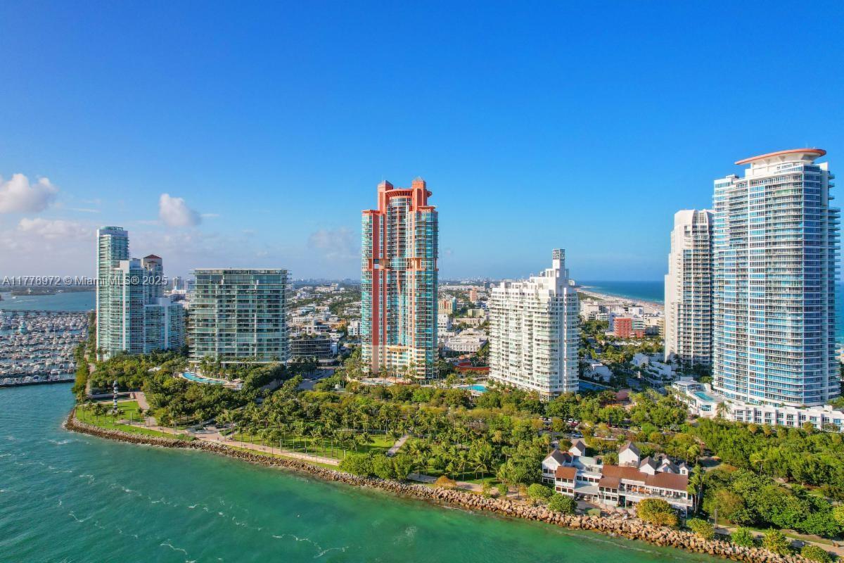 300 S Pointe Dr #3402, Miami Beach FL 33139