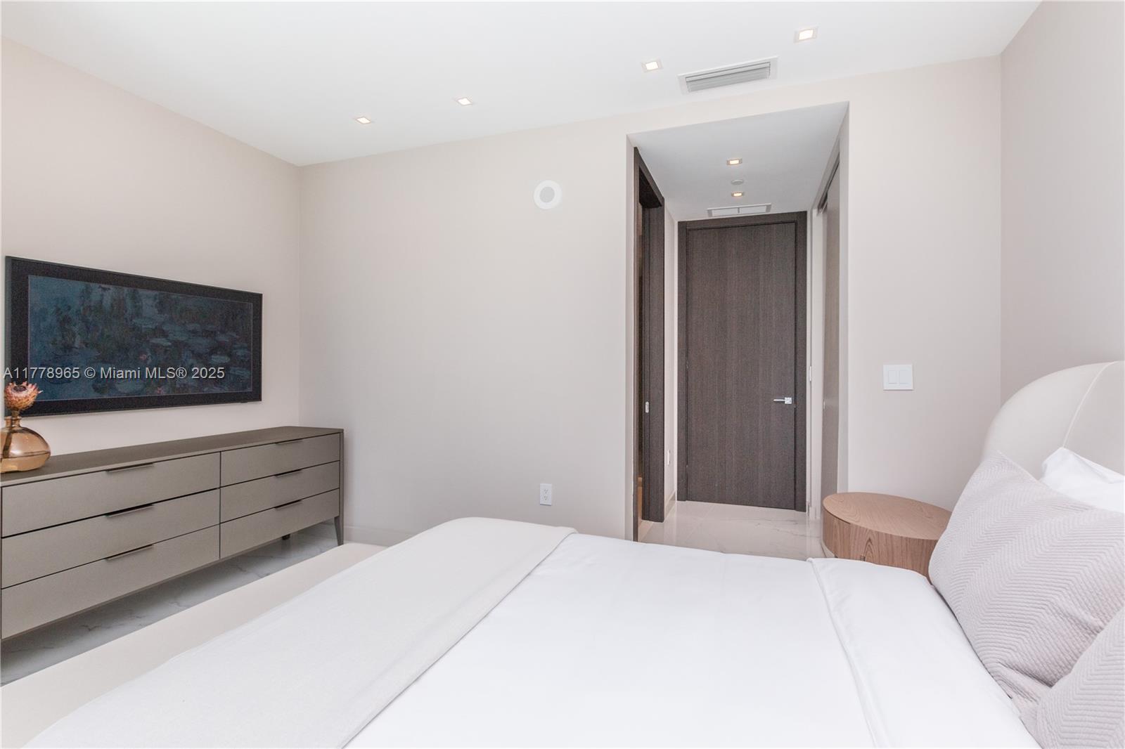 851 NE 1st Ave #4611, Miami FL 33132