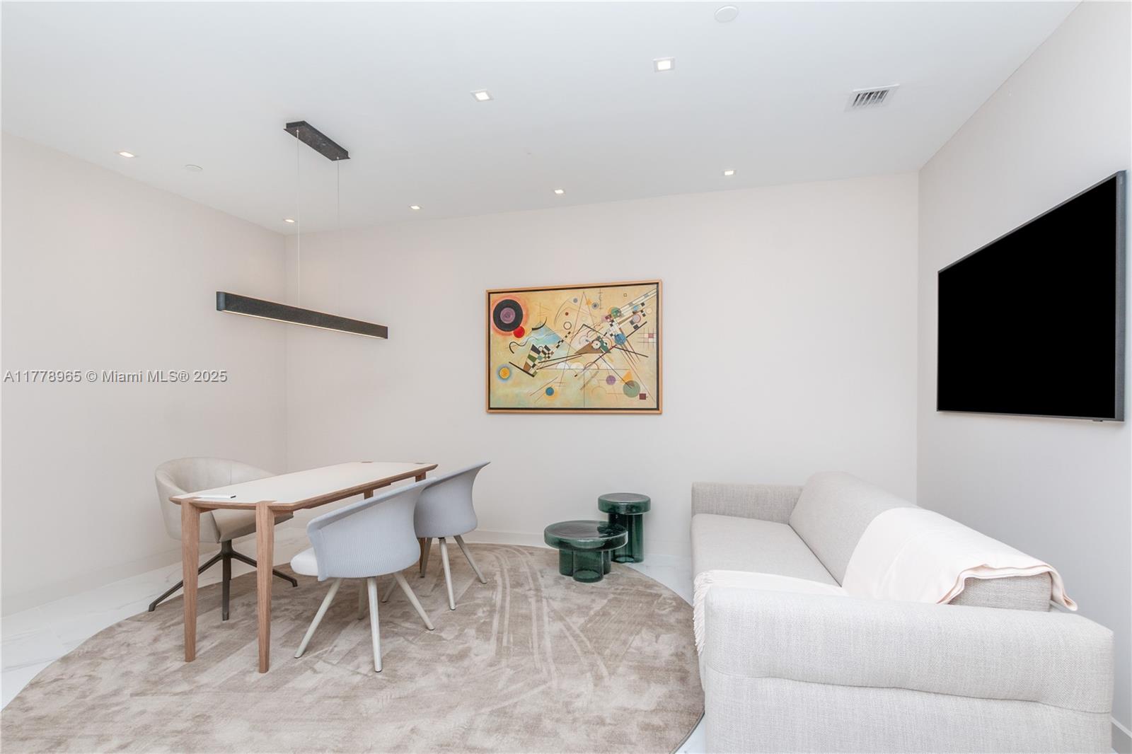 851 NE 1st Ave #4611, Miami FL 33132