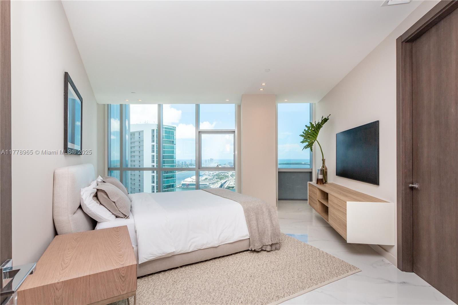 851 NE 1st Ave #4611, Miami FL 33132