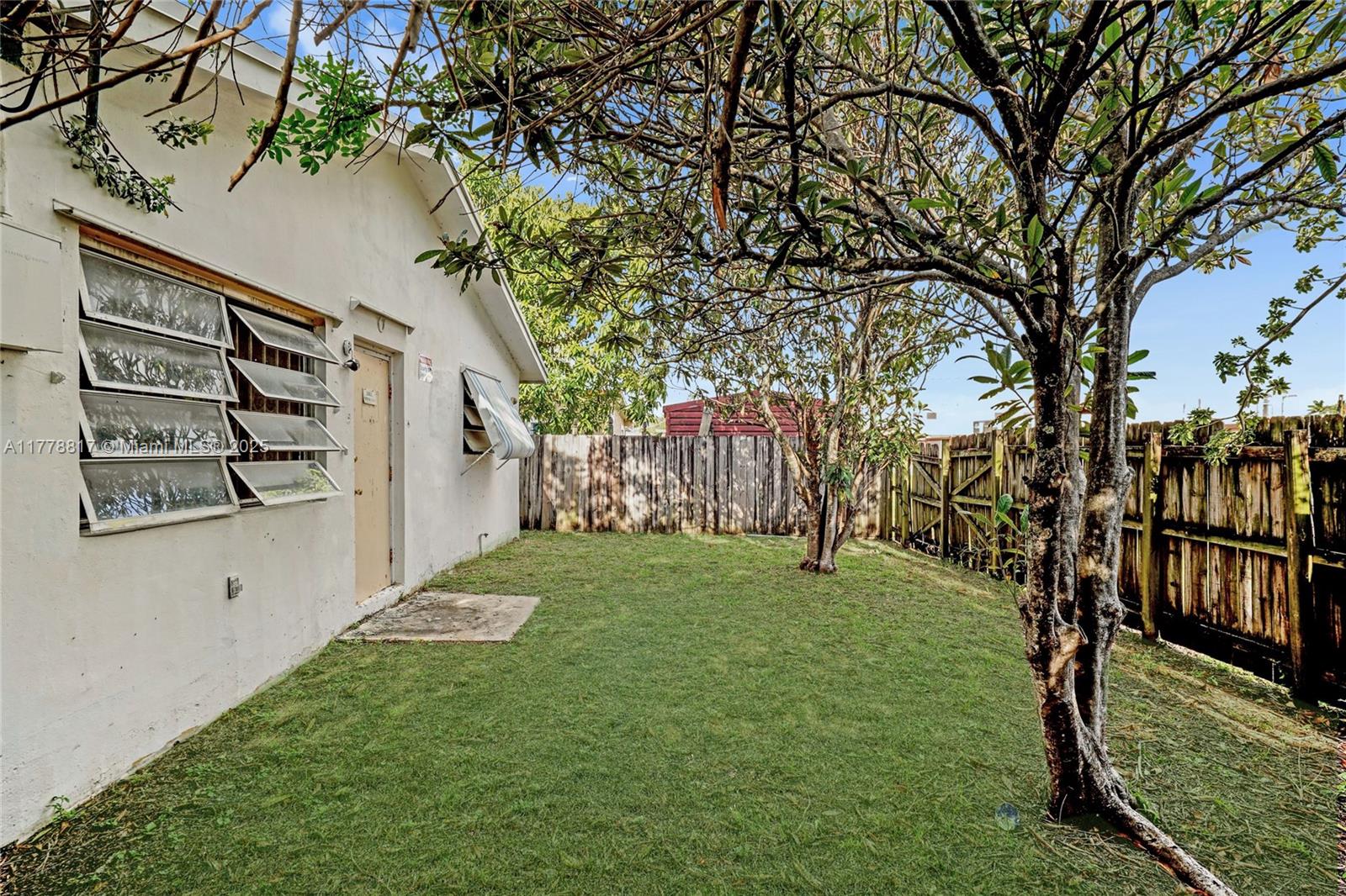 653 NW 3rd Ct, Hallandale Beach, Florida image 25