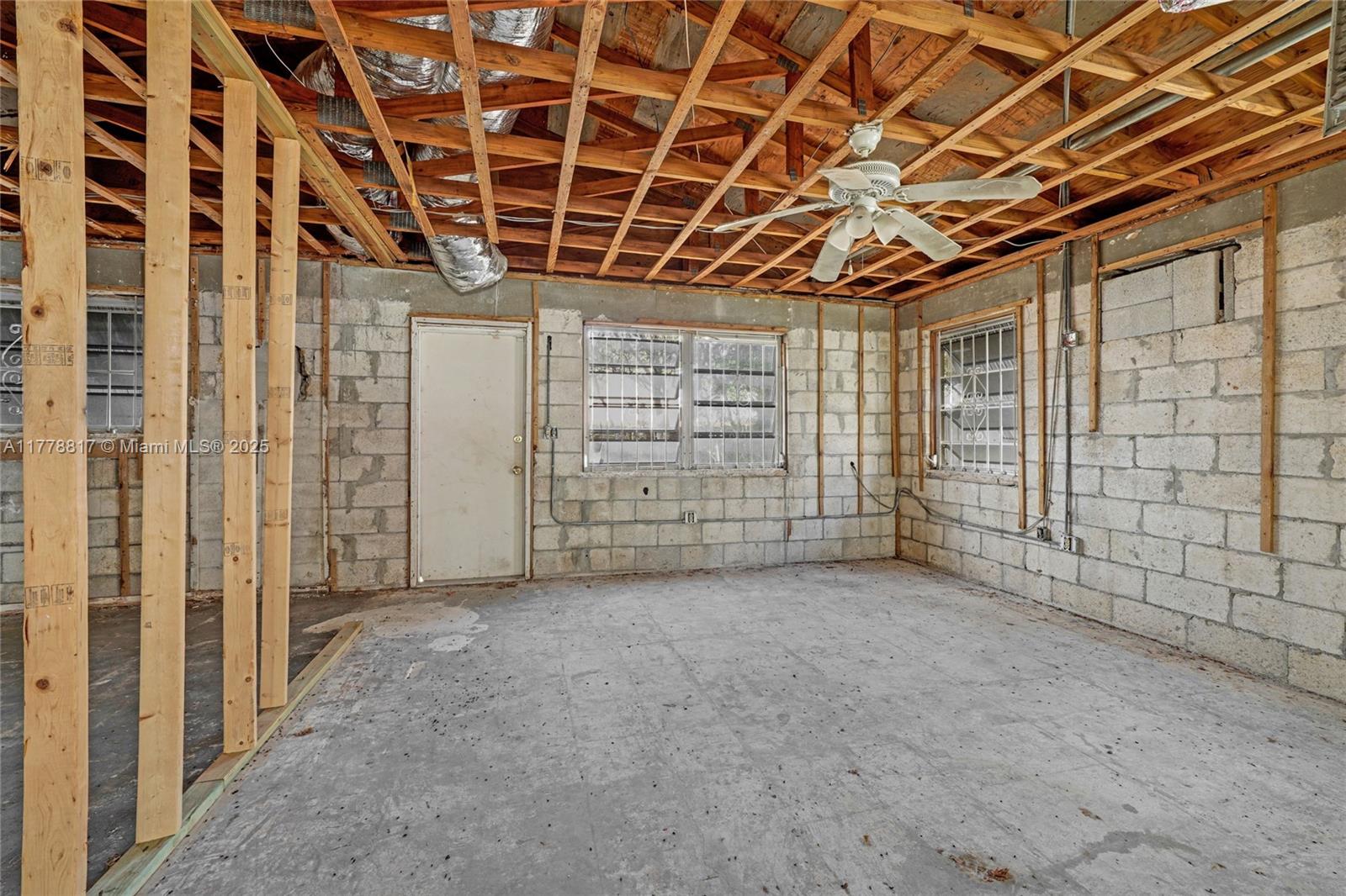 653 NW 3rd Ct, Hallandale Beach, Florida image 9