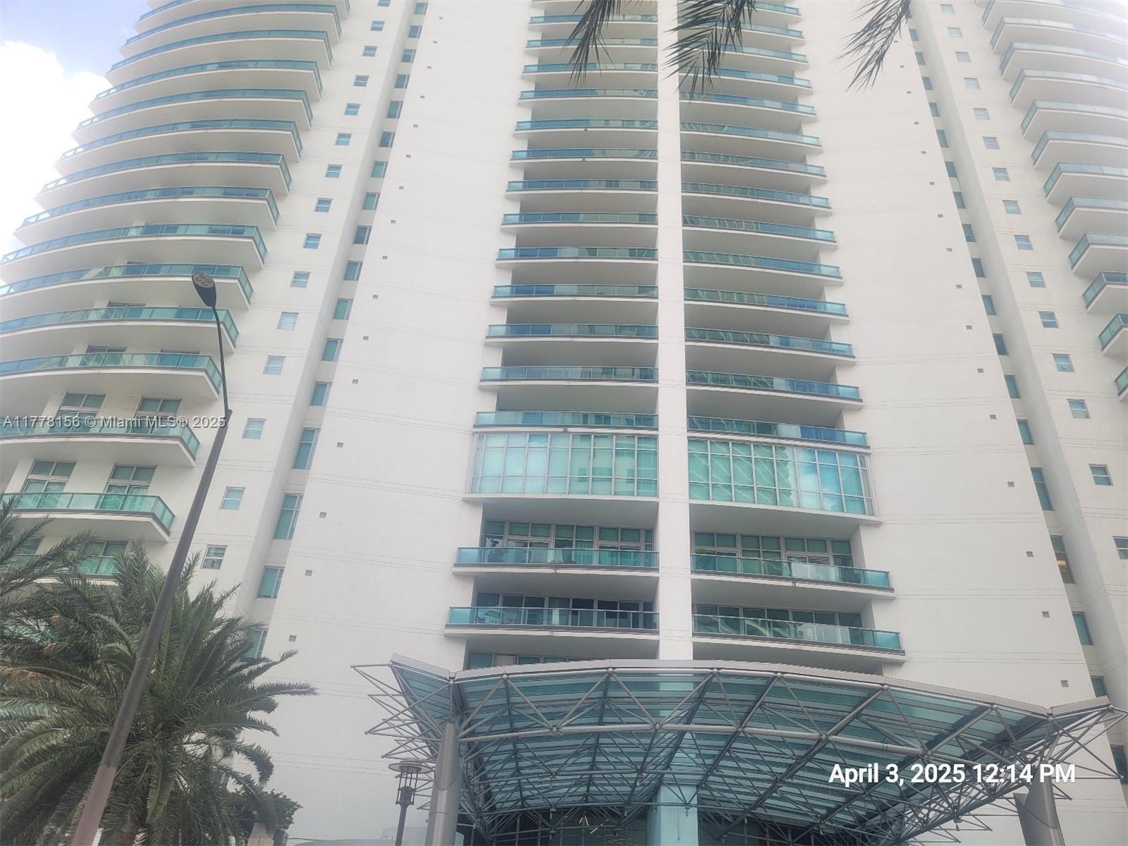 Apartamento à Venda em Miami, FL