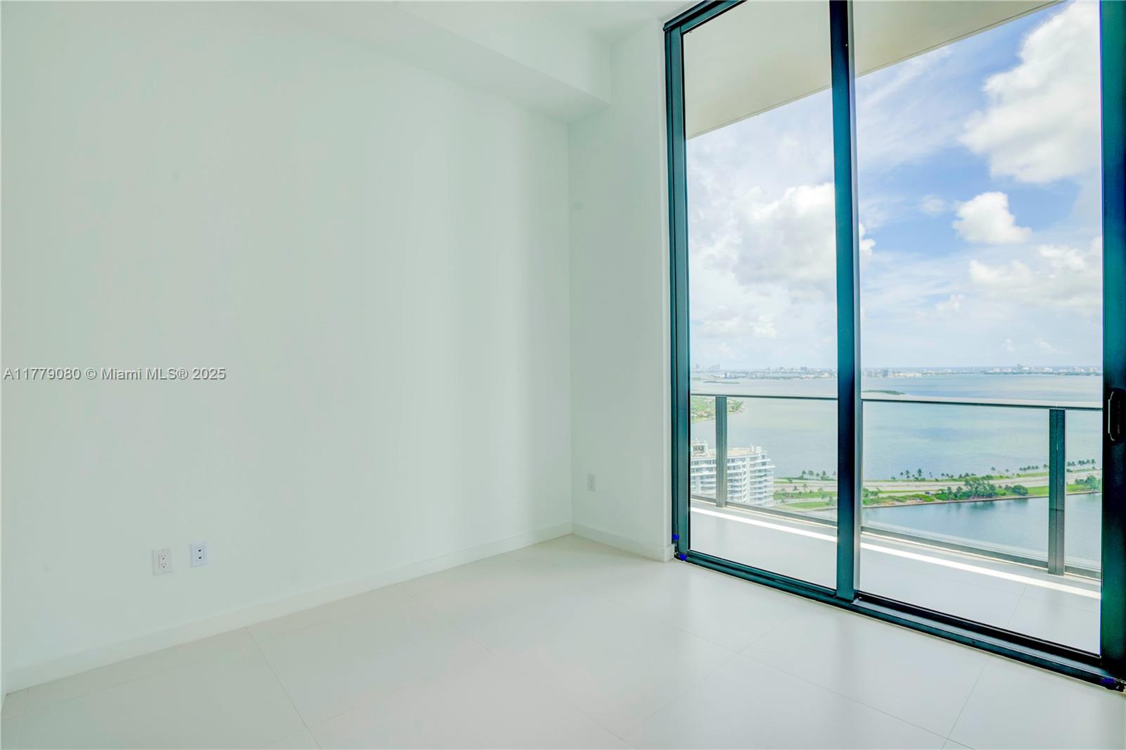 Condo for Sale in Miami, FL