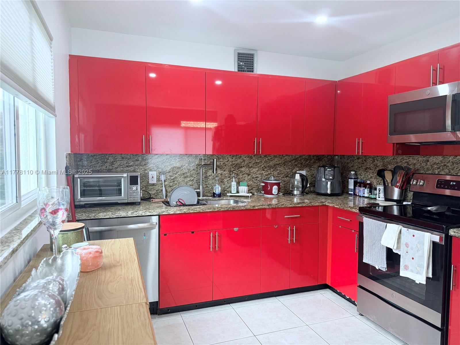 13255 SW 7th Ct #401D, Pembroke Pines, Florida image 13