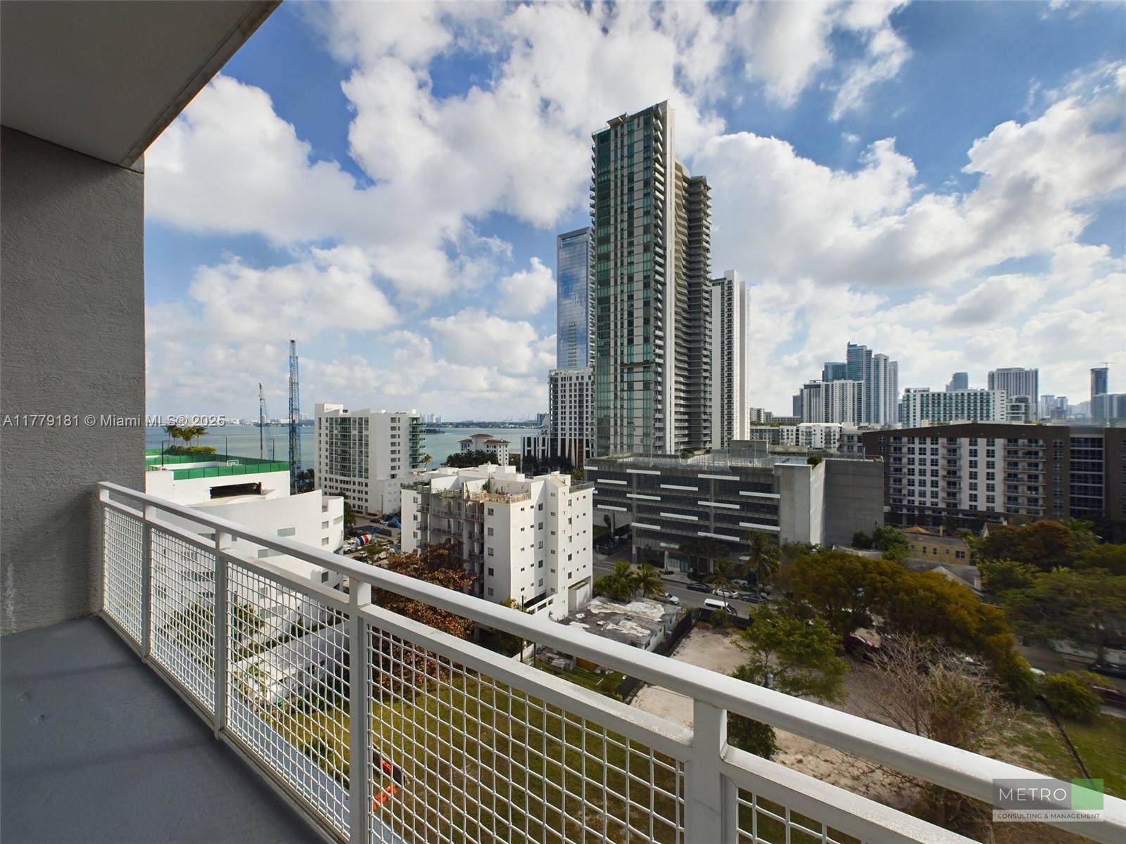 444 NE 30th St 1104
