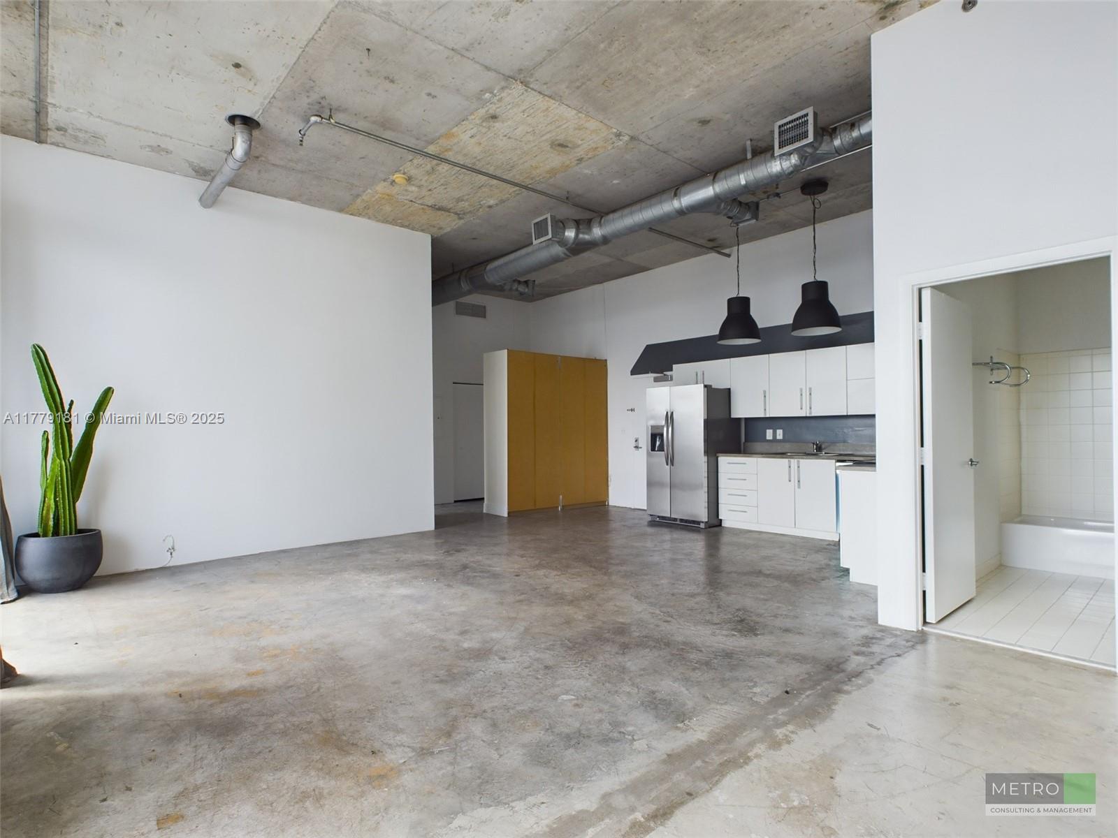 444 NE 30th St 1104