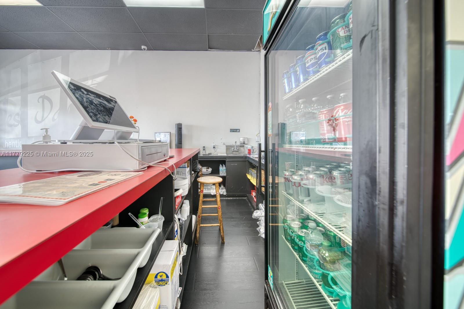 Fully-Equipped Take-Out Restaurant Off Of The Turnpike & 186th