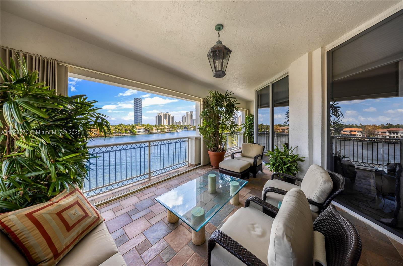 Condo for Rent in Aventura, FL