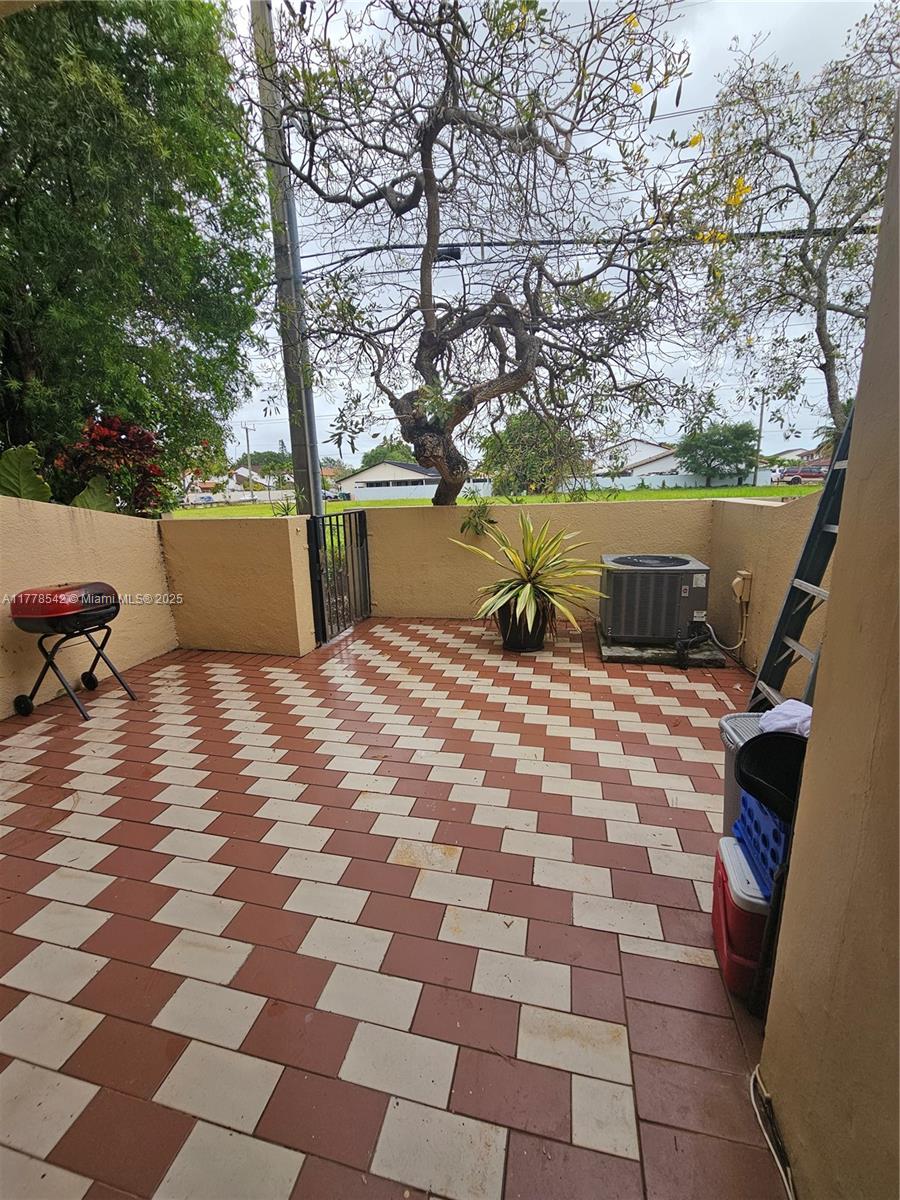 Listing Photo 14