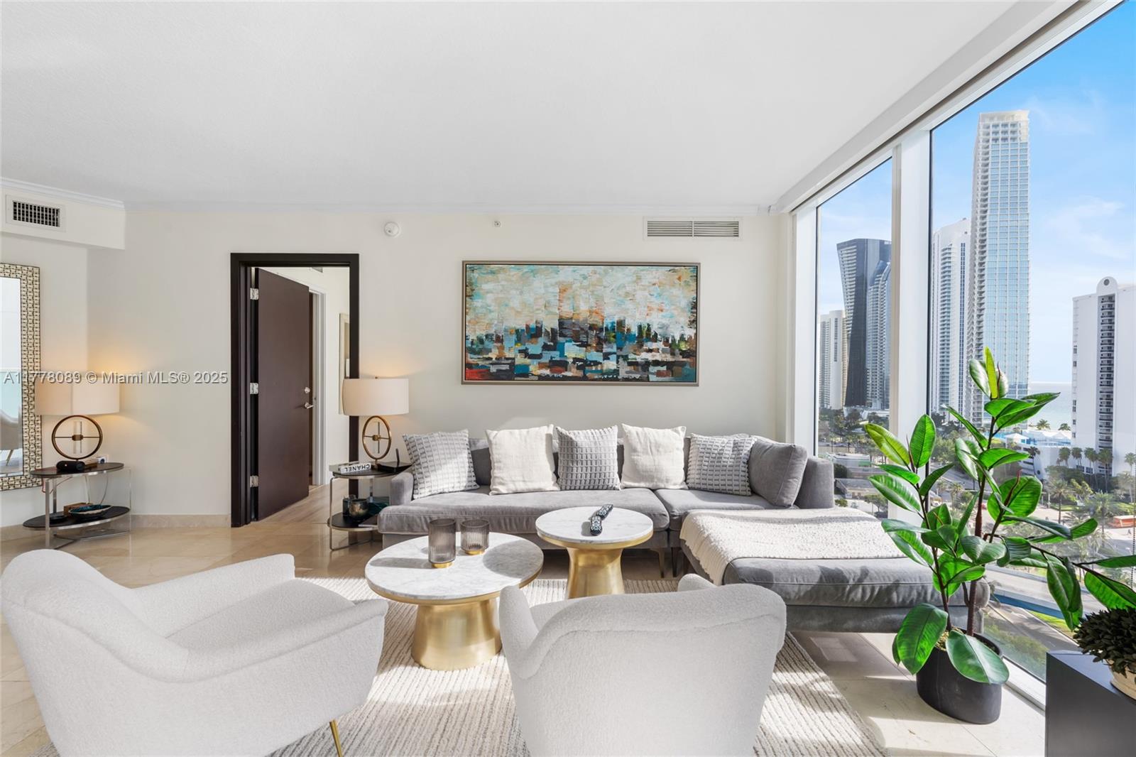 Apartamento à Venda em Sunny Isles Beach, FL
