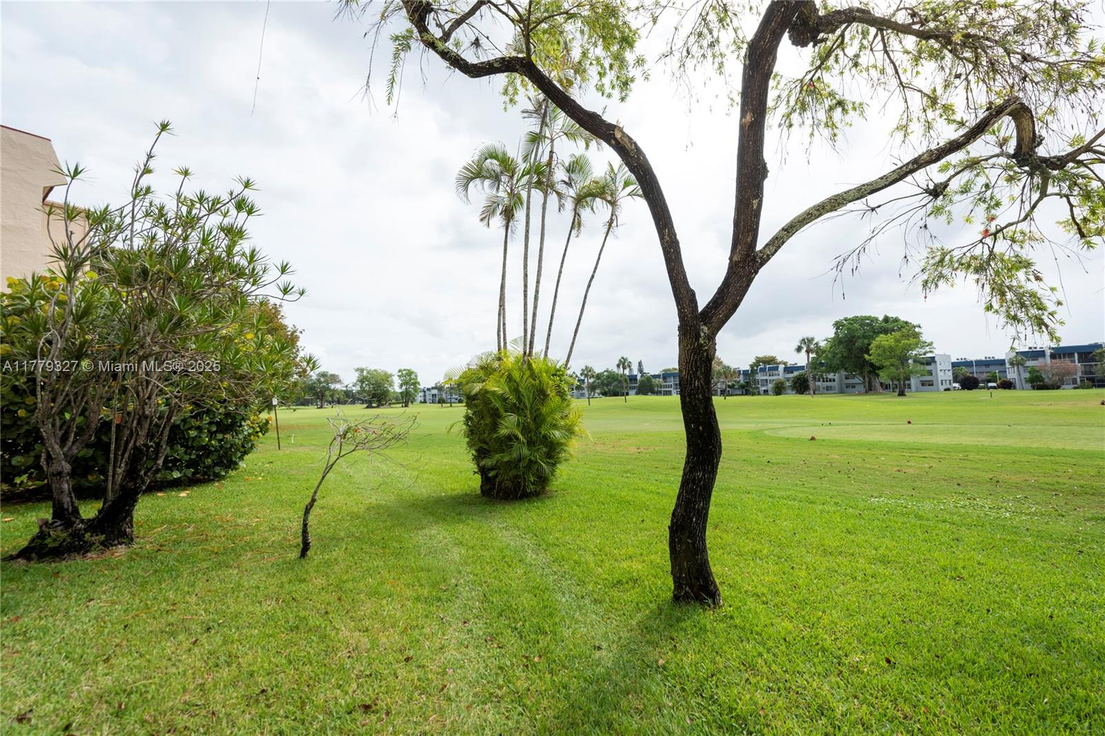 1040 Country Club Dr #101, Margate, Florida image 17