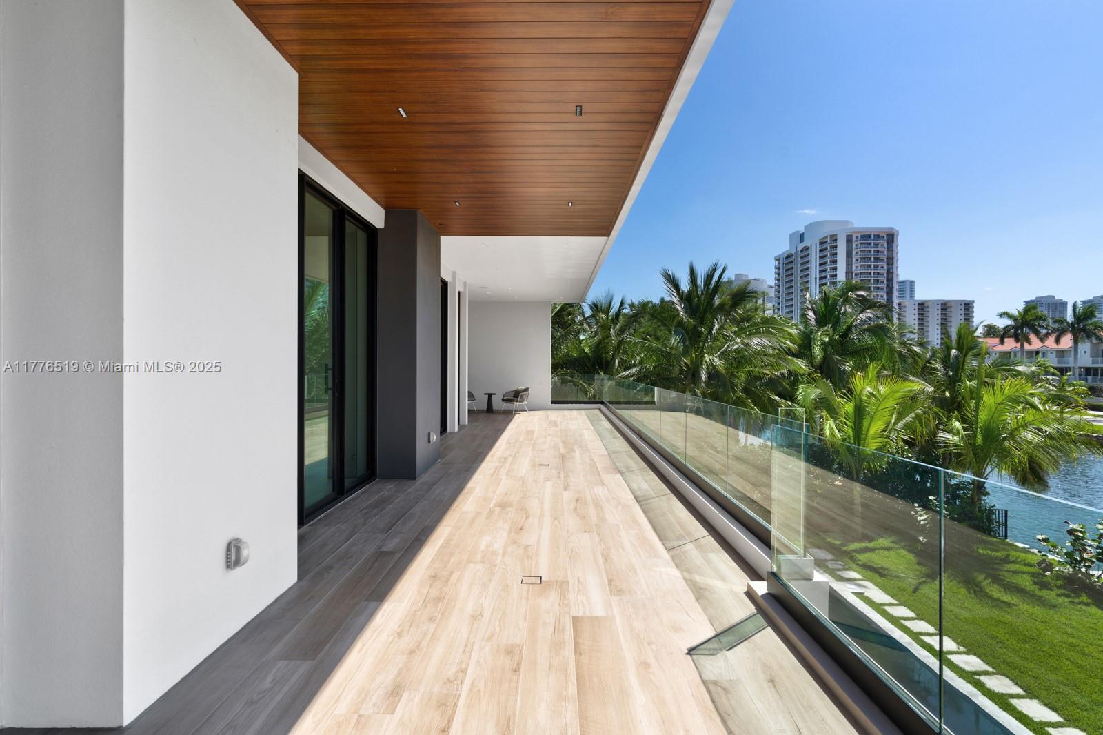 493 Holiday Dr, Hallandale Beach, Florida image 48