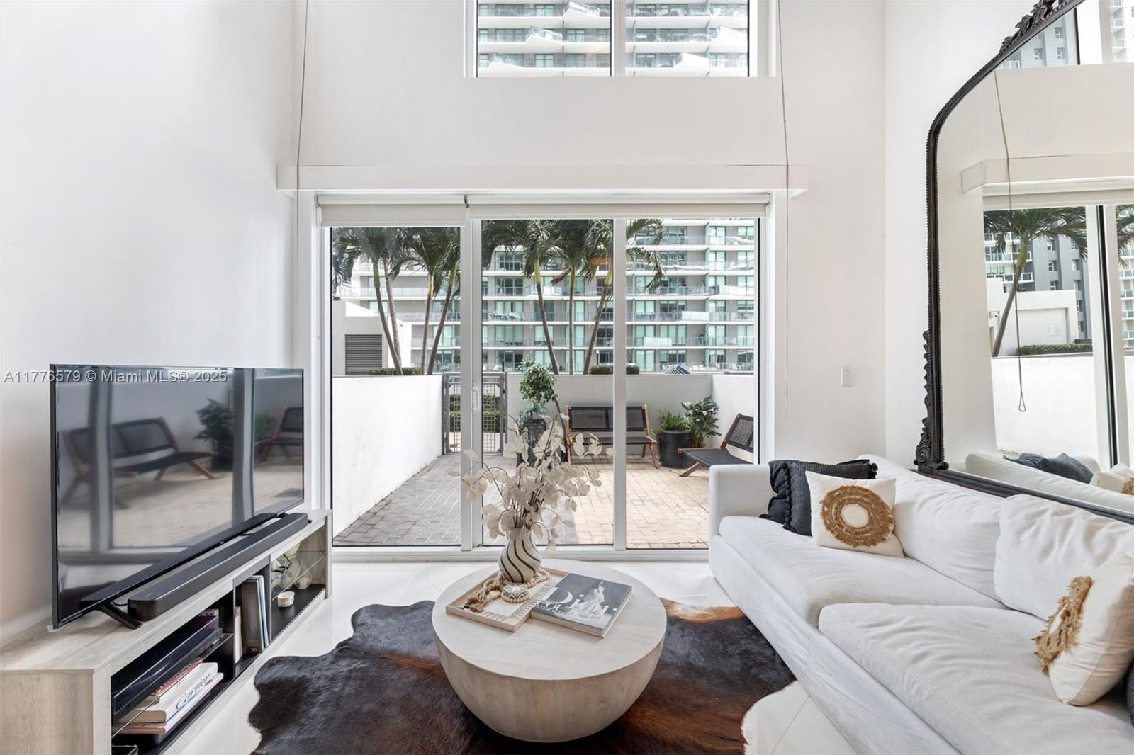 60 SW 13th St #1118, Miami FL 33130
