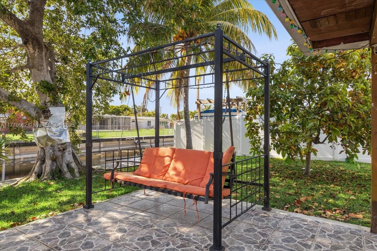 1625 E River Dr, Margate, Florida image 21