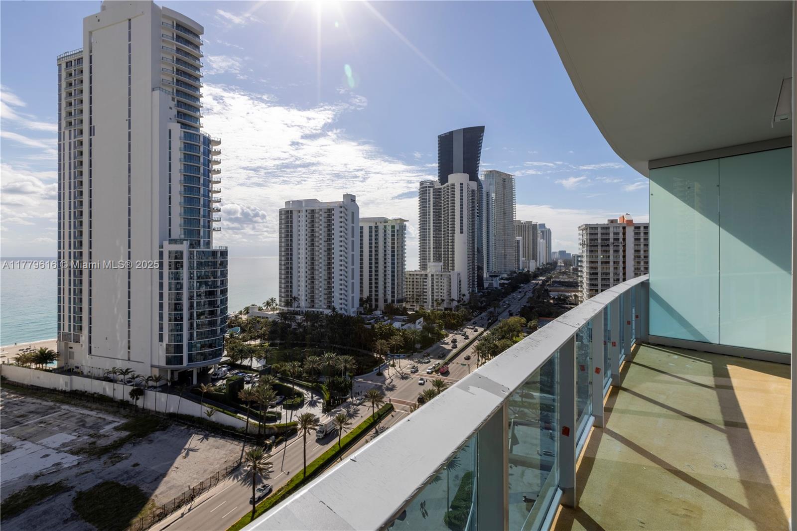 Apartamento à Venda em Sunny Isles Beach, FL