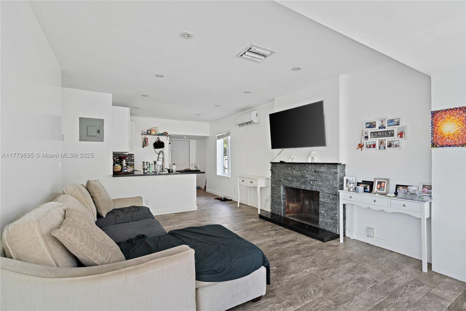 1843 SW 4th Ave, Fort Lauderdale, Florida image 7