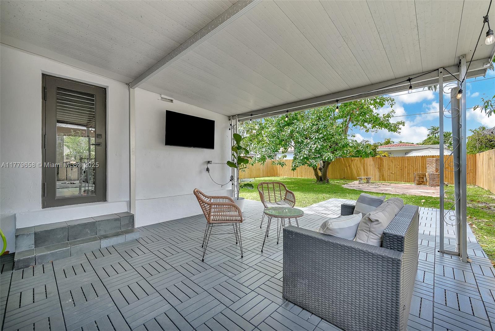 2019 SW 17th Ter, Miami, Florida image 18
