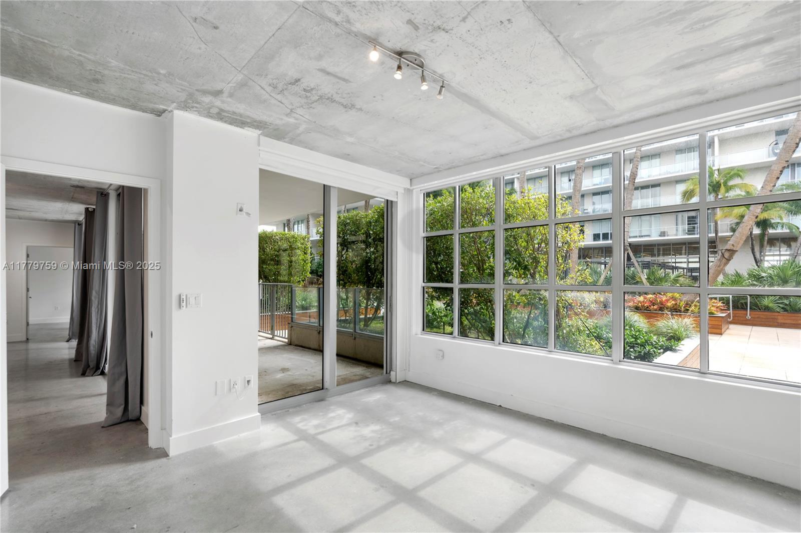Listing Photo 10
