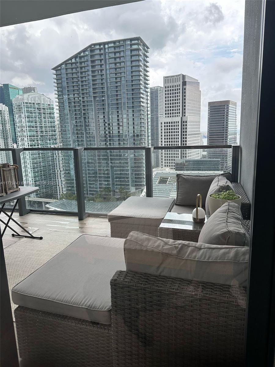 88 SW 7th St #2509, Miami FL 33130