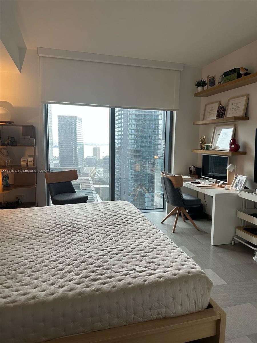 88 SW 7th St #2509, Miami FL 33130