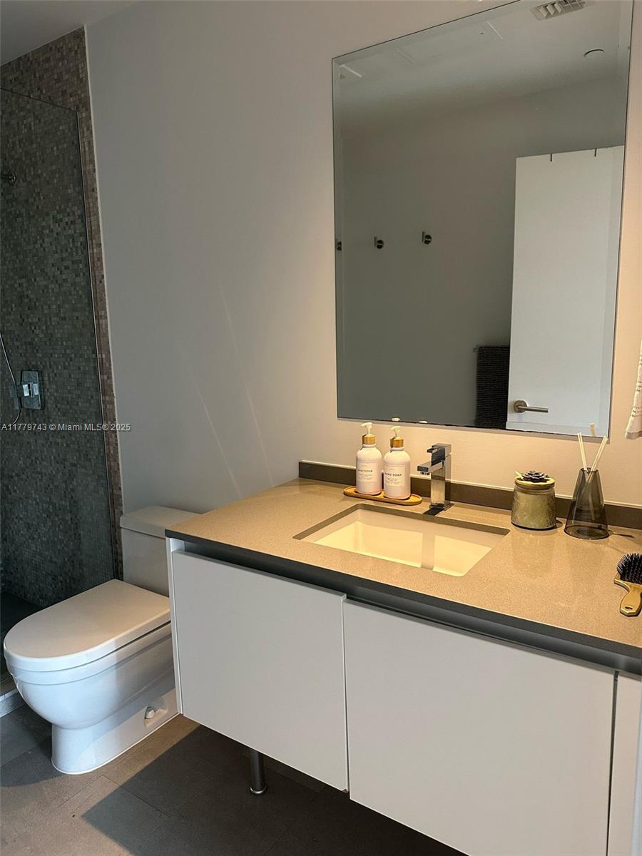 88 SW 7th St #2509, Miami FL 33130