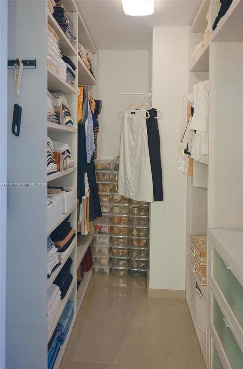 88 SW 7th St #2509, Miami FL 33130