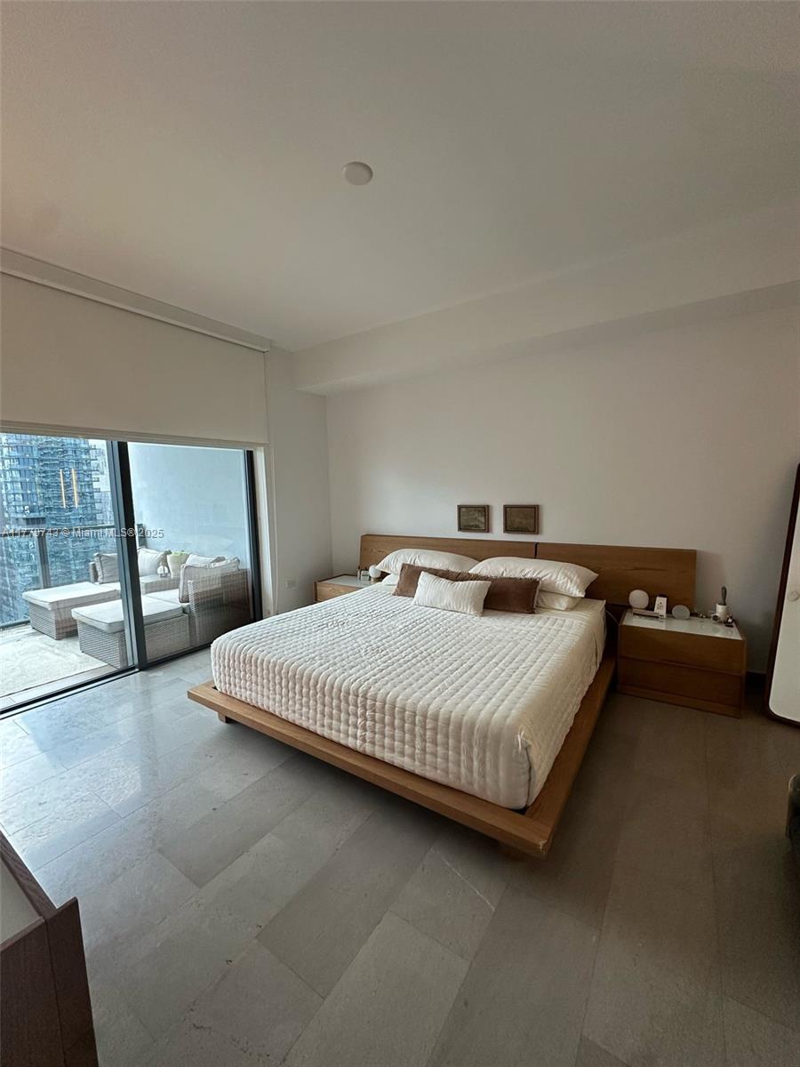 88 SW 7th St #2509, Miami FL 33130