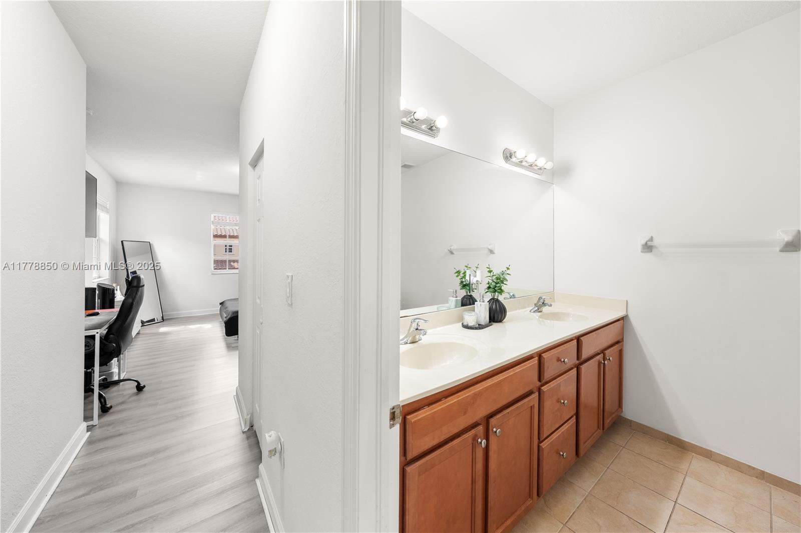 Listing Photo 16