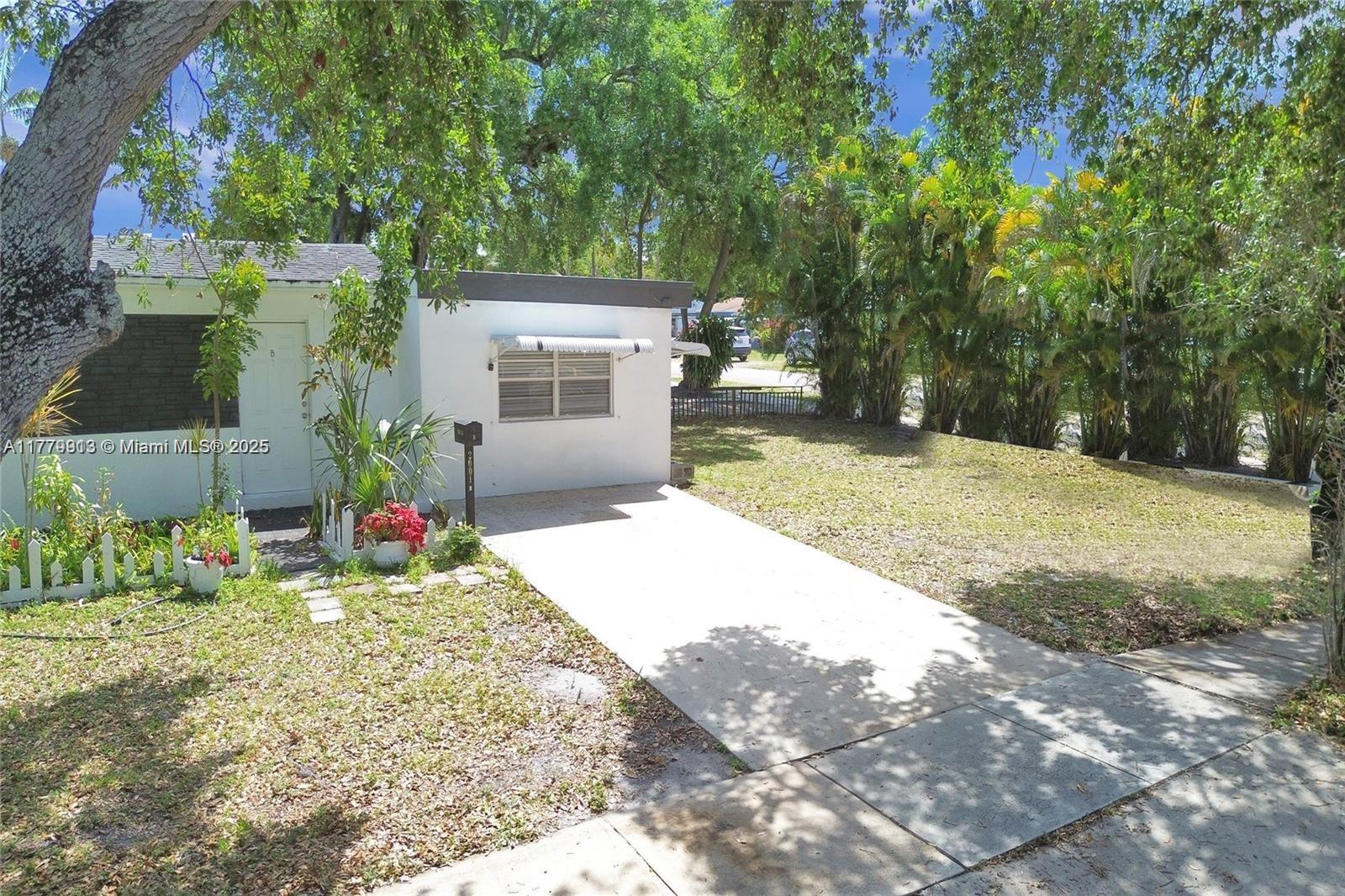 2001 N 26th Ave, Hollywood, Florida image 17