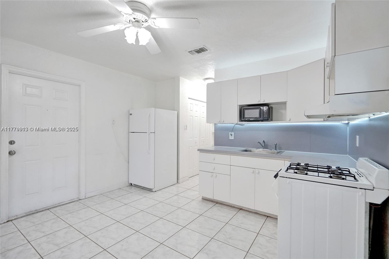 2001 N 26th Ave, Hollywood, Florida image 29