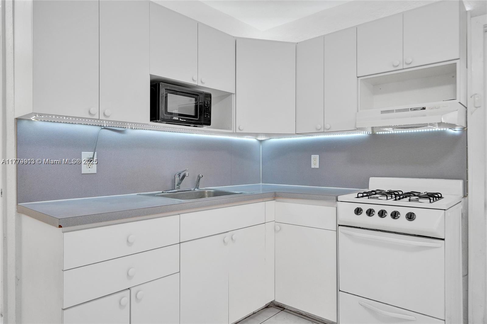 2001 N 26th Ave, Hollywood, Florida image 31