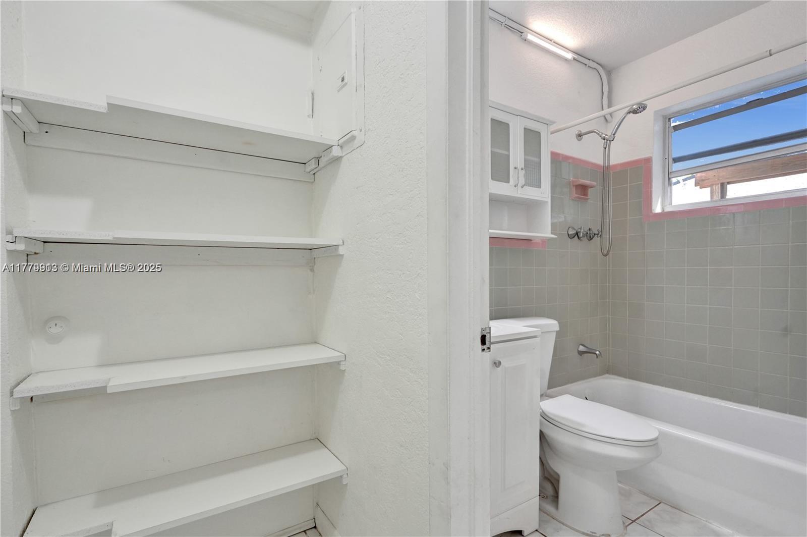 2001 N 26th Ave, Hollywood, Florida image 36