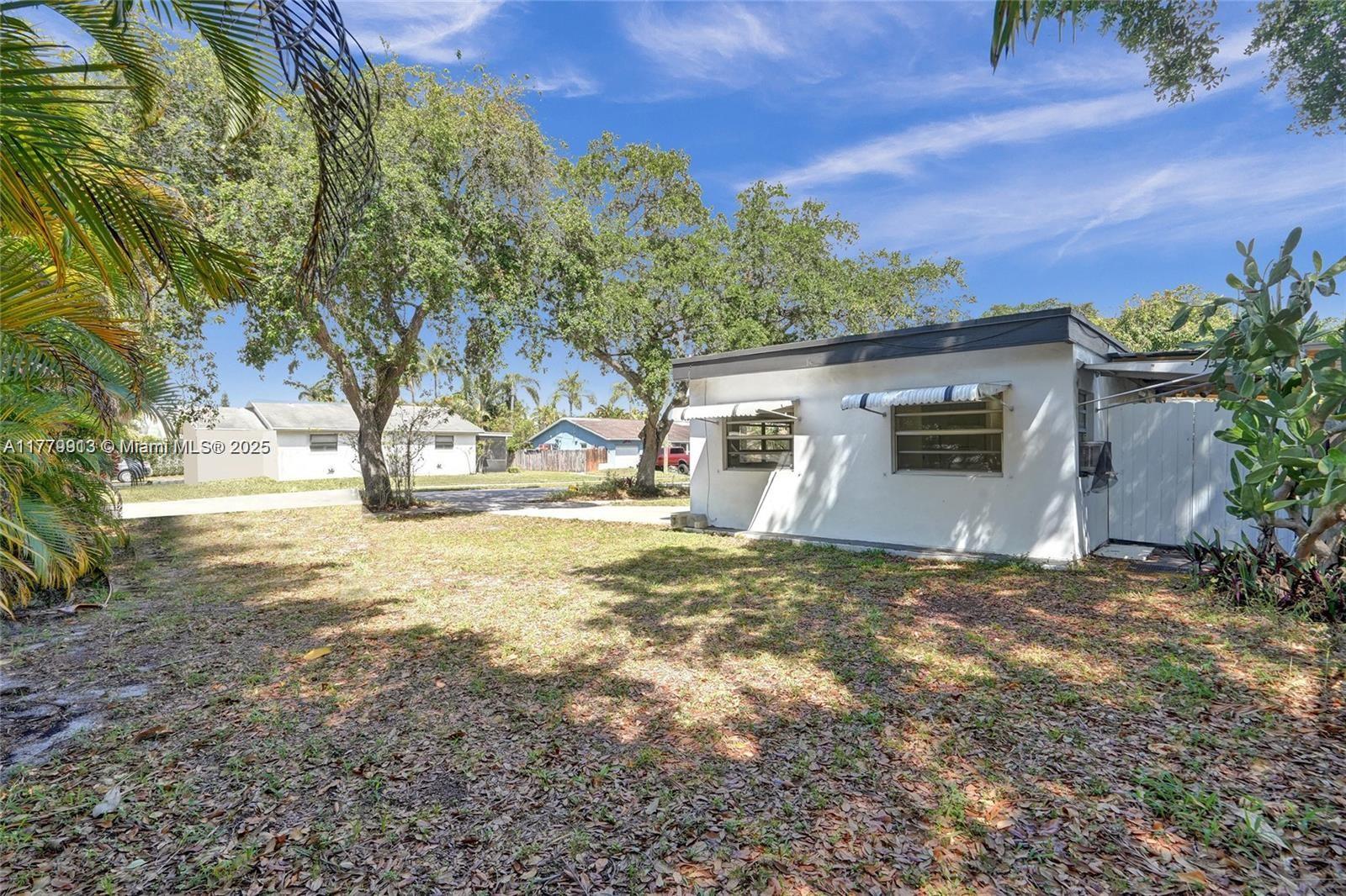 2001 N 26th Ave, Hollywood, Florida image 40