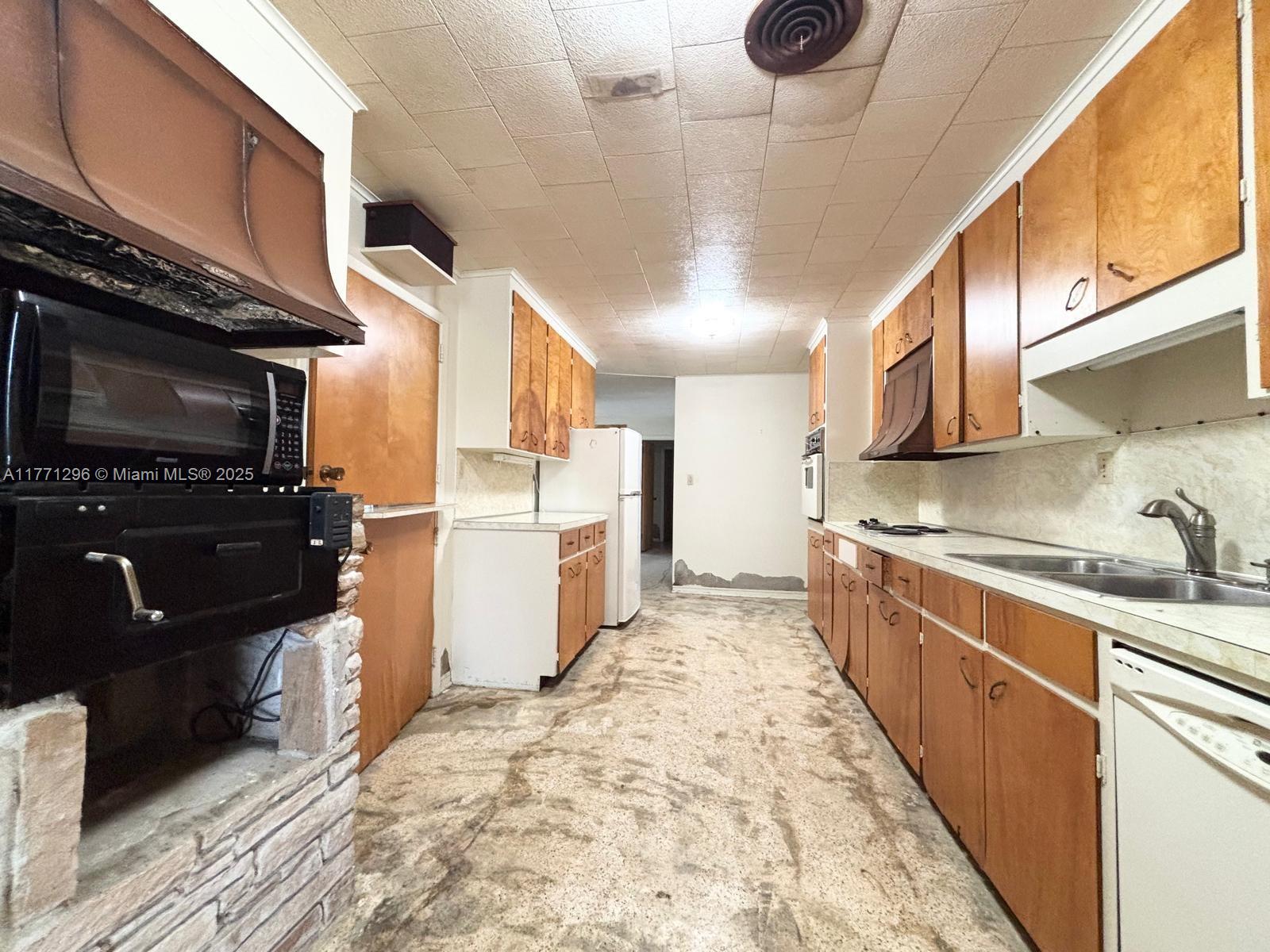 1198 N Country Club Dr, Crystal River, Florida image 40