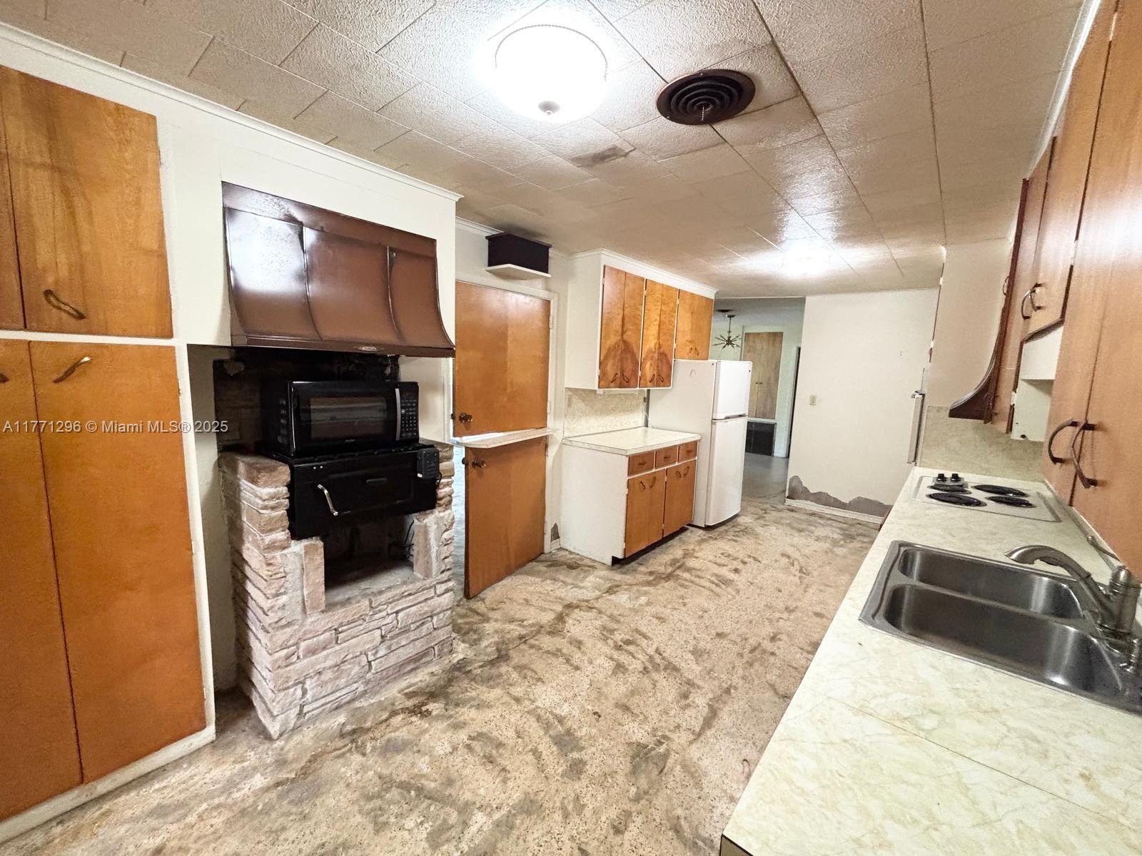 1198 N Country Club Dr, Crystal River, Florida image 44