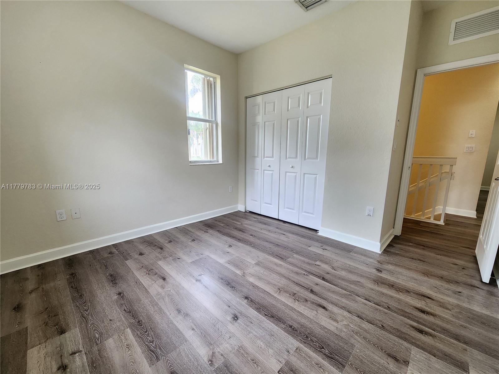 Listing Photo 14