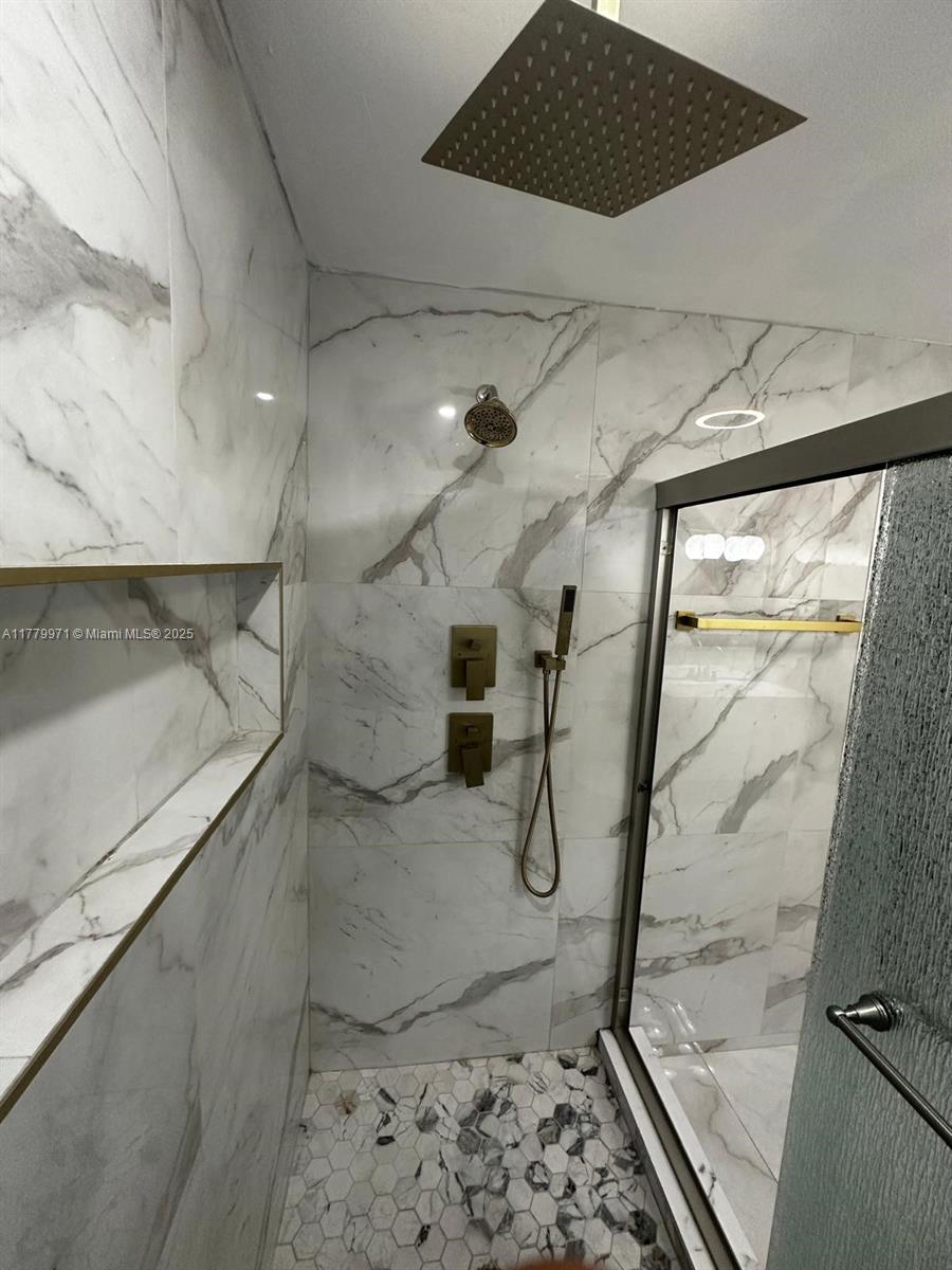 2218 Harding St, Hollywood, Florida image 14
