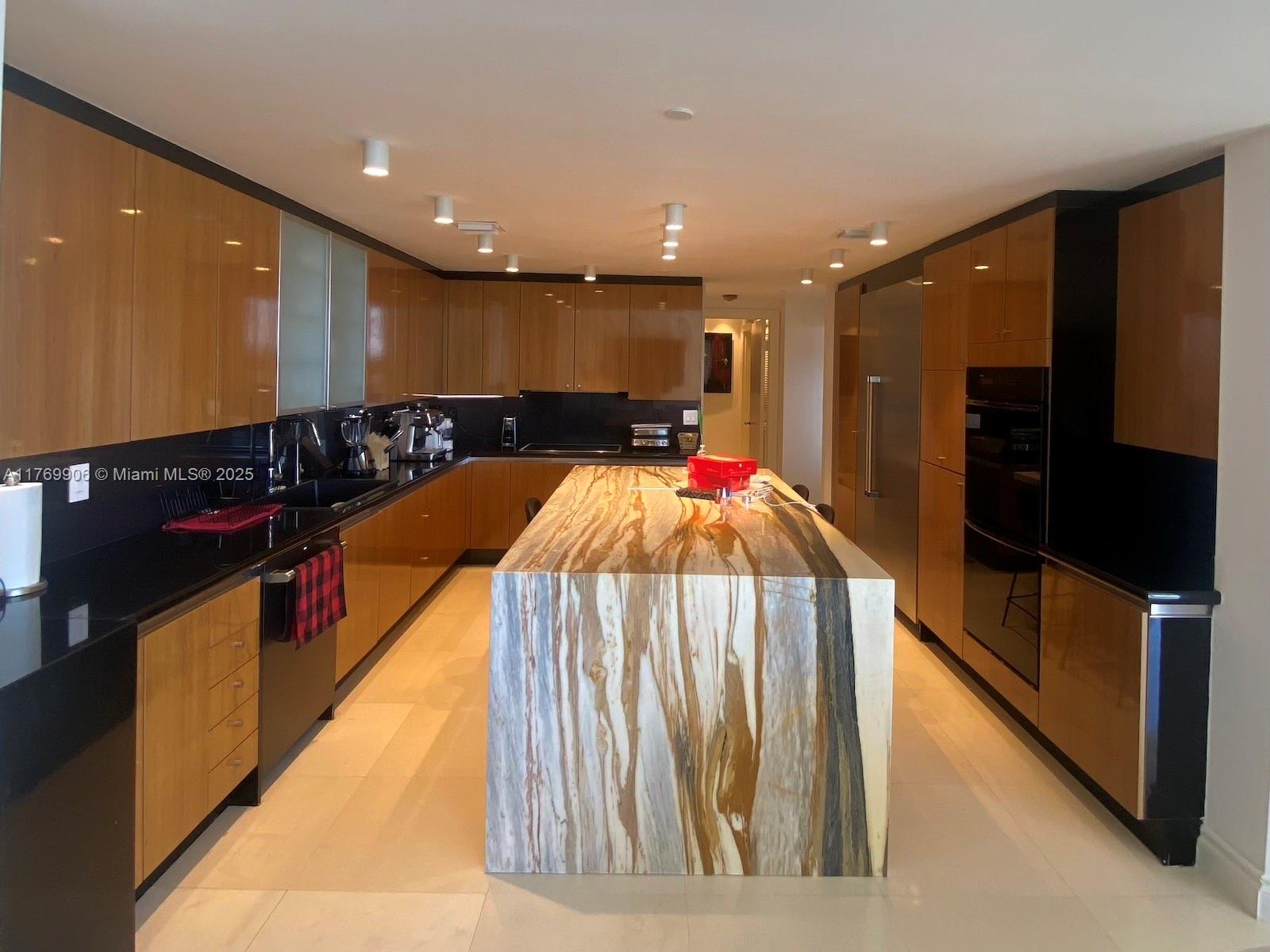430 Grand Bay Dr 603