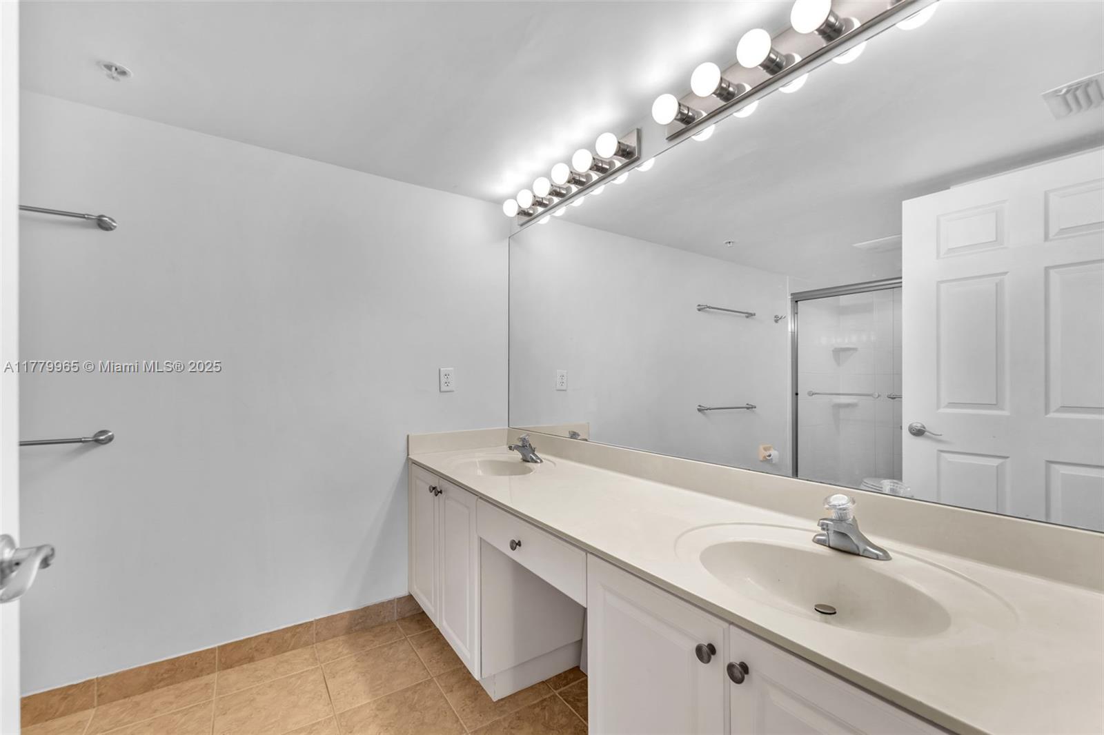619 E Sheridan St #406, Dania Beach, Florida image 19