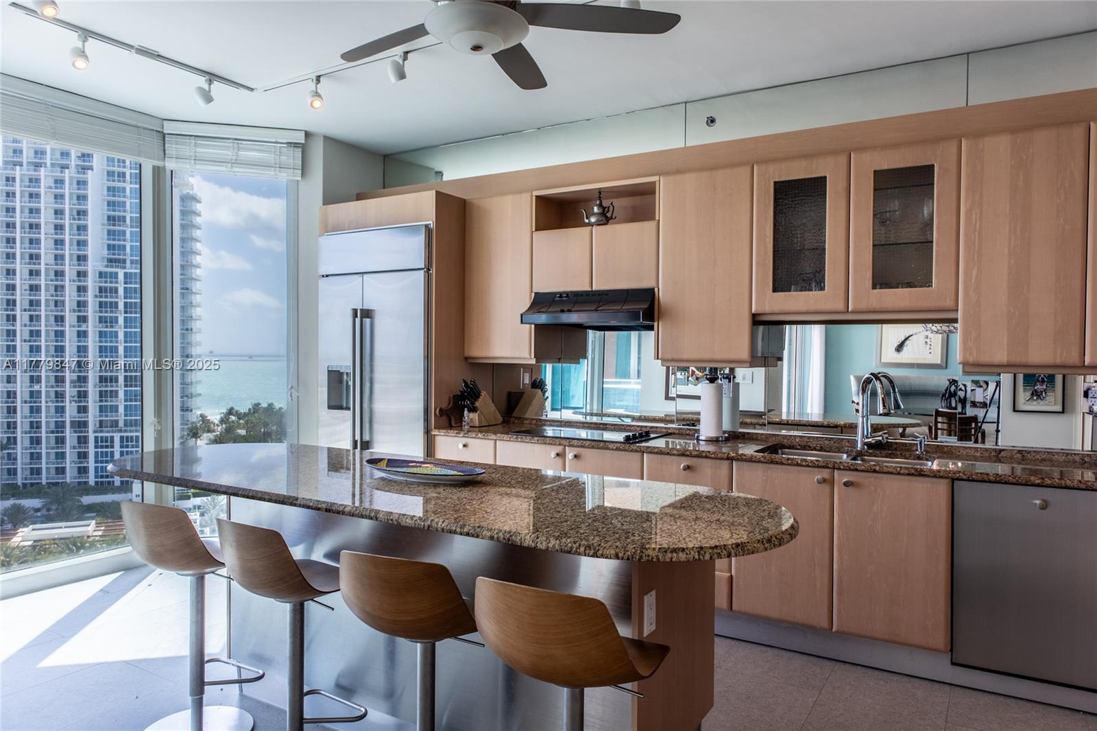 300 Pointe Dr Unit 1502, Miami Beach, Florida 33139