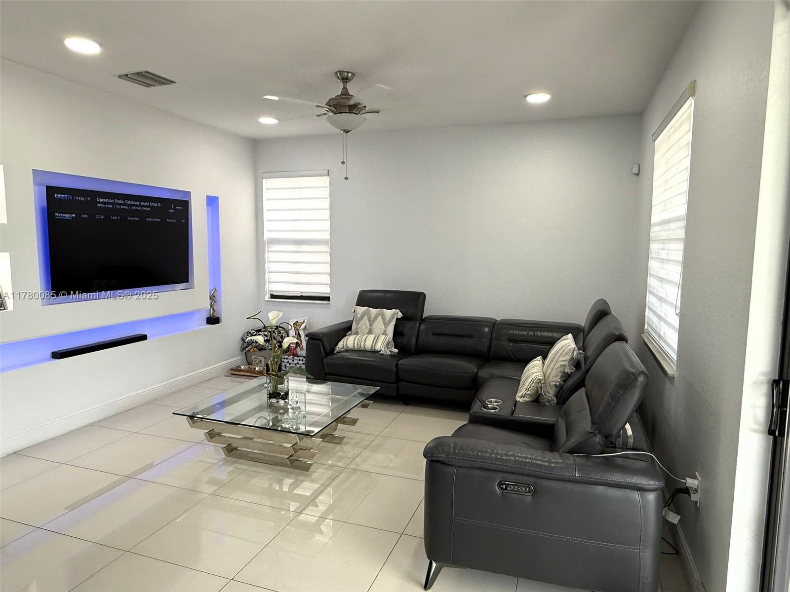 10060 NW 86th Ter, Doral, Florida image 11