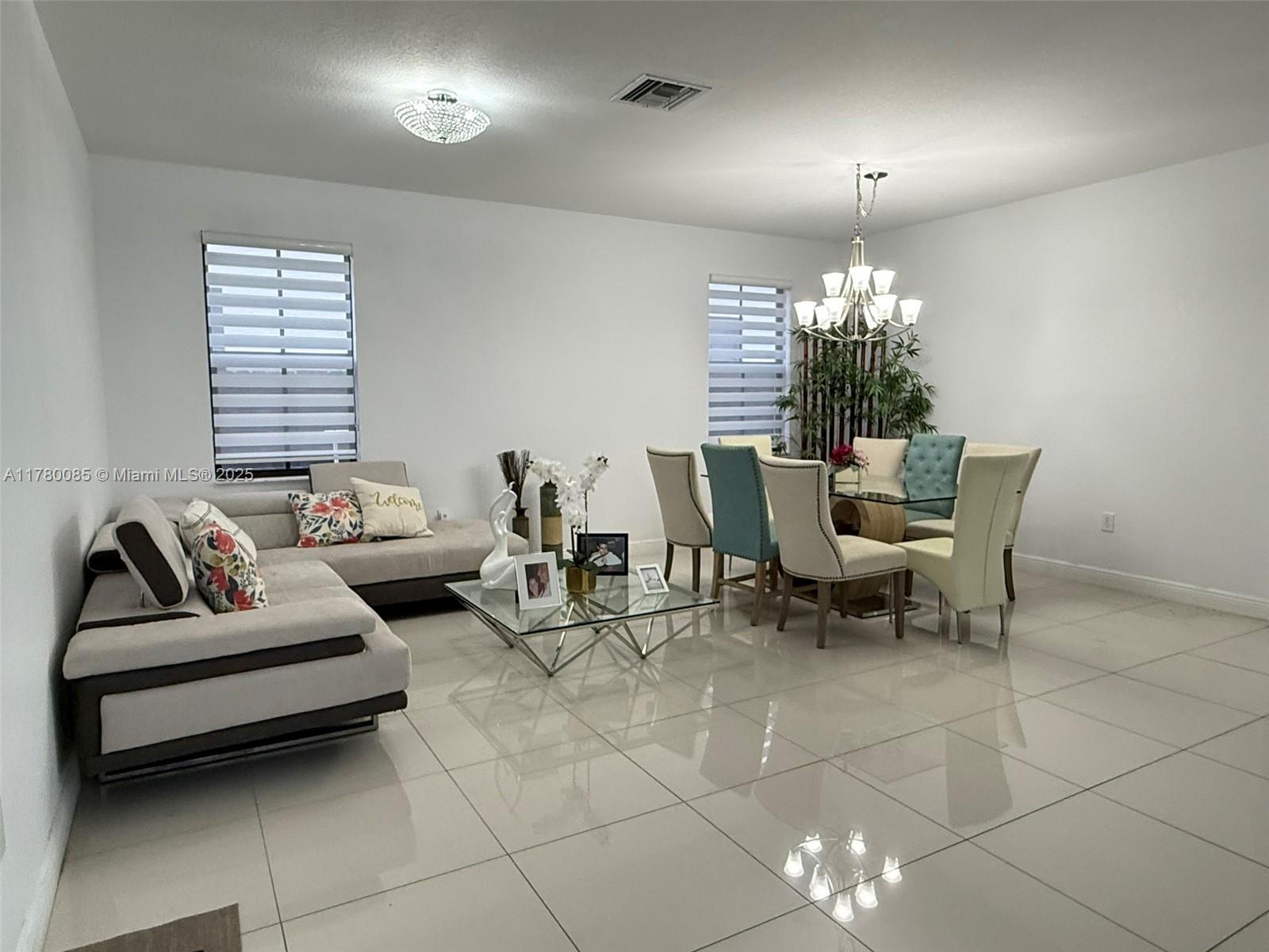 10060 NW 86th Ter, Doral, Florida image 16