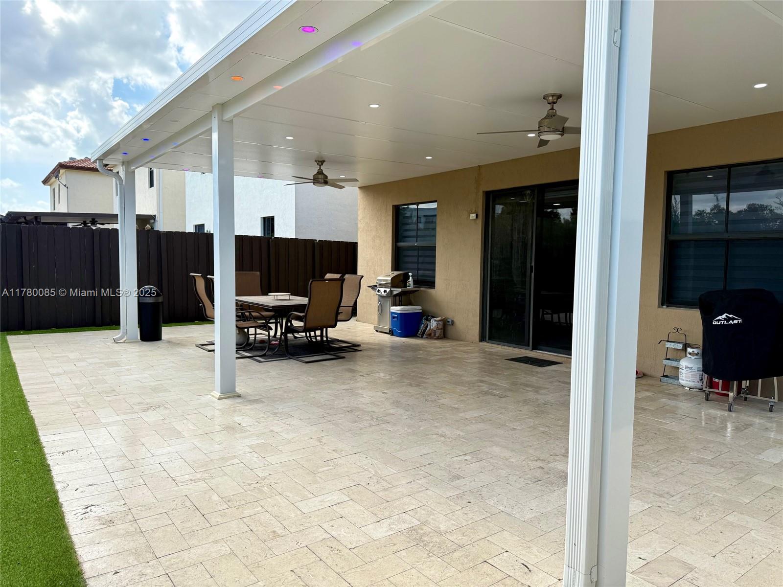 10060 NW 86th Ter, Doral, Florida image 42