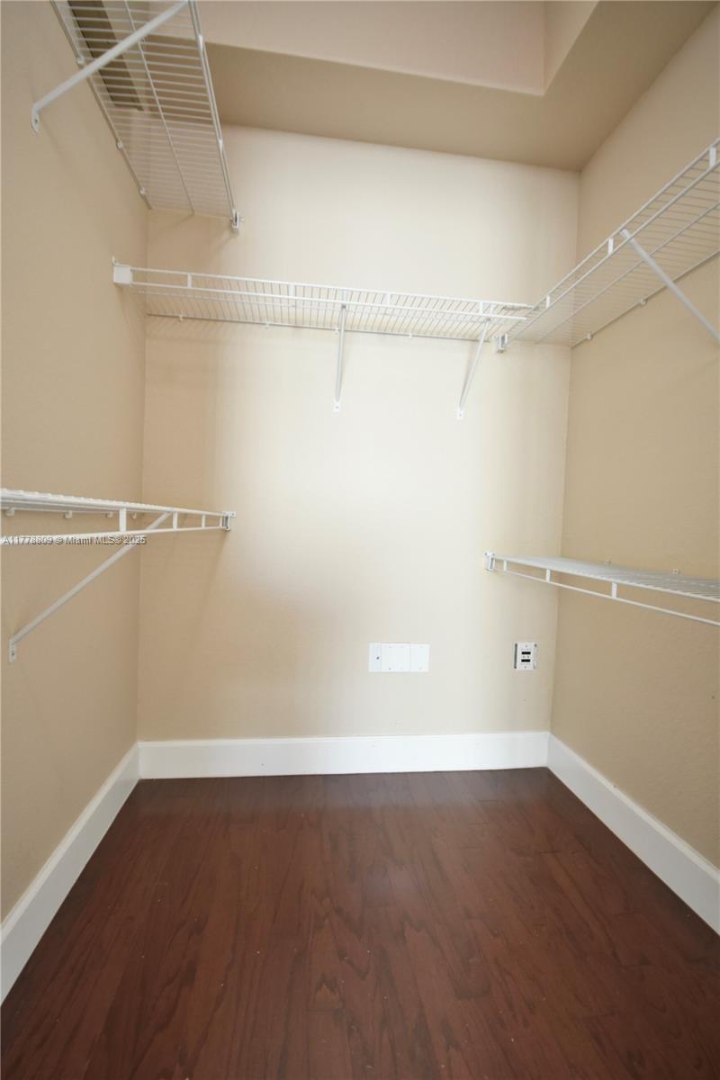 6001 SW 70th St #429, South Miami, Florida image 31