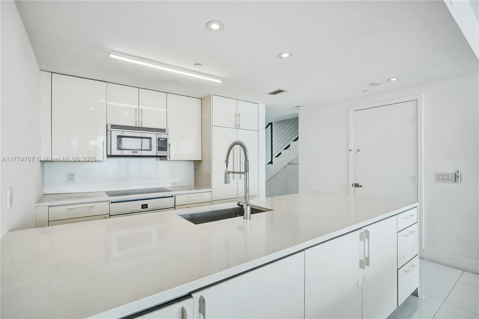 7935 East Dr #803, North Bay Village, Florida image 13